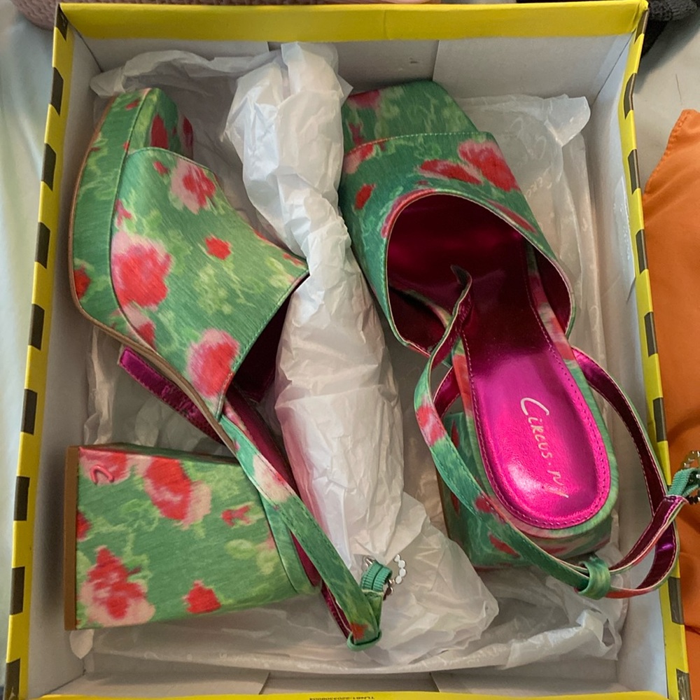 Sam Edelman Circus NY